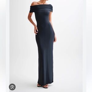 MESHKI Cassandra Slinky Off Shoulder Black Maxi Dress